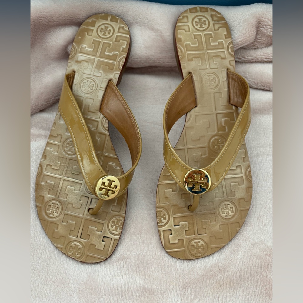 Tory Burch Thora Beige Patent Leather Sandals 7